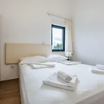 Lucija Makarska-first Row To The Sea Makarska