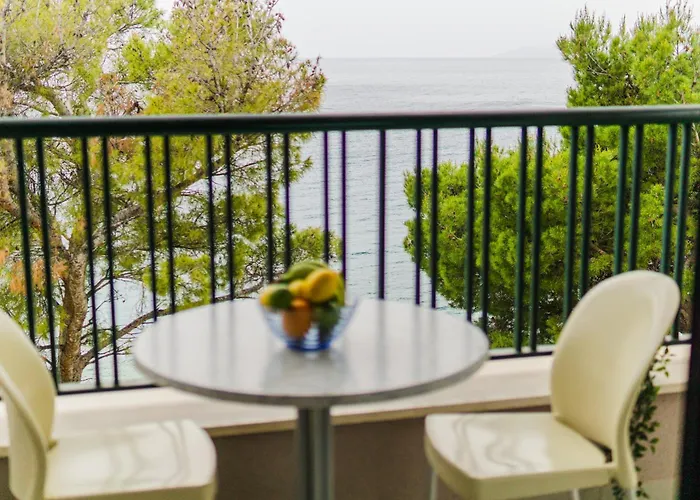 Apartment Lucija Makarska-first Row To The Sea Makarska