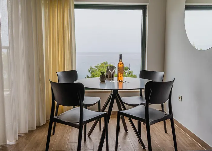 Lucija Makarska-first Row To The Sea * Makarska