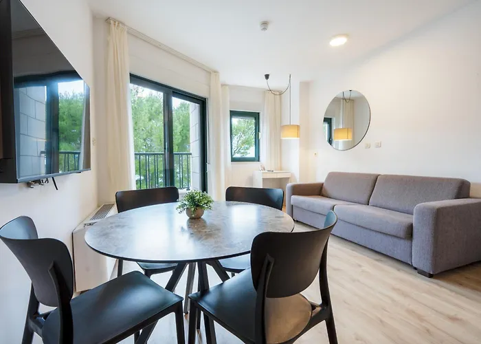 Apartman Lucija Makarska-first Row To The Sea Makarska