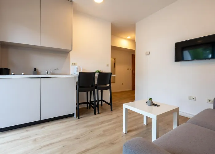 Apartman Lucija Makarska-first Row To The Sea Makarska