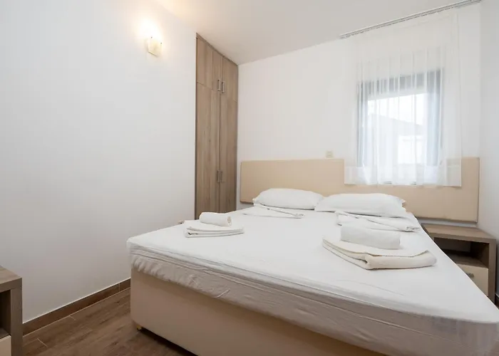 Lucija Makarska-first Row To The Sea Apartment Makarska