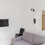 Apartment Lucija Makarska-first Row To The Sea