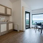 Lucija Makarska-first Row To The Sea Makarska