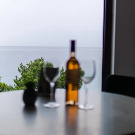 Apartment Lucija Makarska-first Row To The Sea *