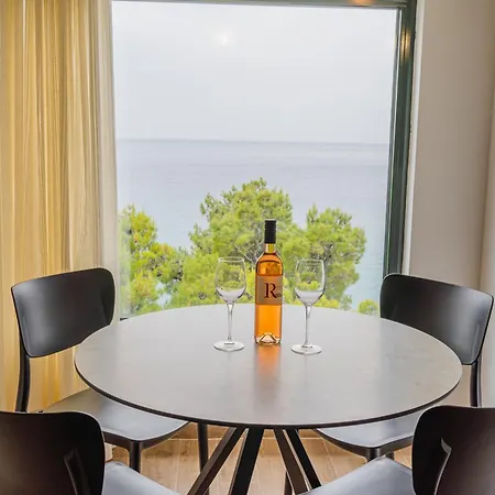 Lucija Makarska-first Row To The Sea *