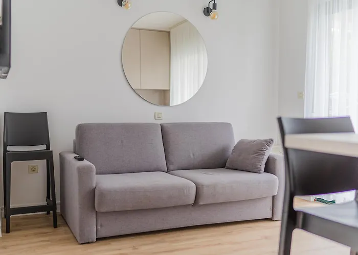 Lucija Makarska-first Row To The Sea *