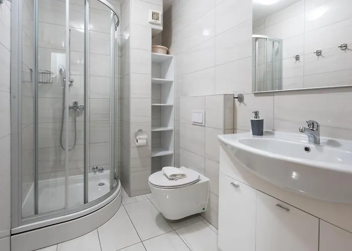 Lucija Makarska-first Row To The Sea מאקרסקה