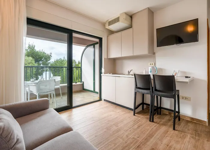 Lucija Makarska-first Row To The Sea Макарска