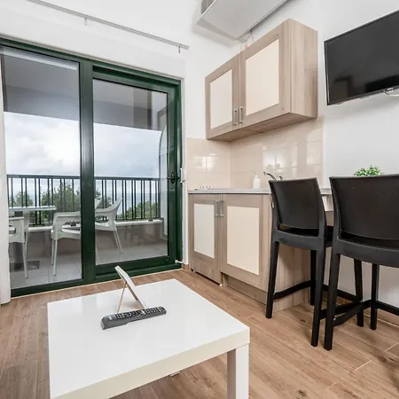 Apartman Lucija Makarska-first Row To The Sea